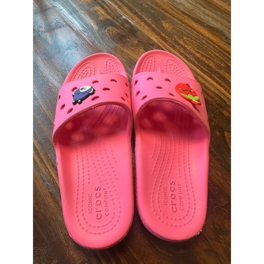 Crocs Classic Kids Slide Sandals Neon Pink Jibbitz Charms Size J2 Electric Pink